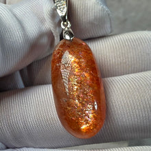Load image into Gallery viewer, Strawberry Sunstone Pendant – 金草莓太阳石吊坠