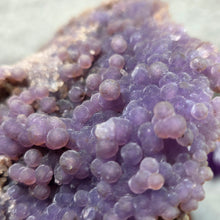 Load image into Gallery viewer, Grape Agate Display – 葡萄玛瑙矿物摆件