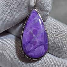 Load image into Gallery viewer, Premium Lavender Sugilite Pendant (South Africa) – 南非顶级薰衣草舒俱徕吊坠