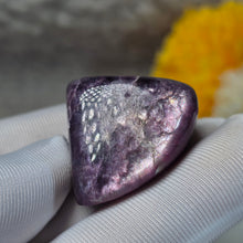Load image into Gallery viewer, Polished Purple Lepidolite Tumbled Stone – 抛光紫锂云母随形石