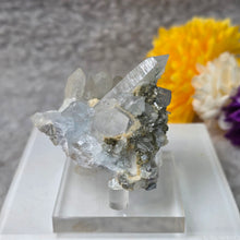 Load image into Gallery viewer, Fluorite on Quartz with Arsenopyrite & Dolomite Specimen (Yaogangxian Mine, Hunan, China) – 湖南瑶岗仙矿萤石共生石英毒砂方解石白云石矿物标本