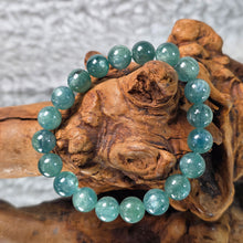 Load image into Gallery viewer, Green Kyanite Bracelet – 绿色蓝晶石手链