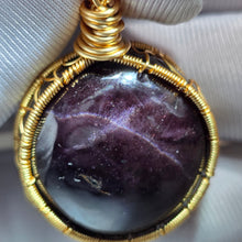 Load image into Gallery viewer, Star-Burst Red Garnet Wire Wrapped Pendant – 星爆红石榴石绕线吊坠