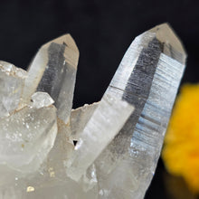 Load image into Gallery viewer, Clear Quartz Cluster Display (Green Ridge, Washington, USA) – 美国华盛顿州 Green Ridge 天然透明水晶簇矿物摆件