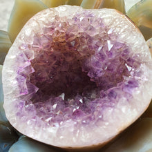 Load image into Gallery viewer, Agate Lotus Flower Carving – Purity & Calm Display