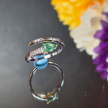 Load image into Gallery viewer, Emerald Snake Ring (Adjustable) – 祖母绿灵蛇可调节戒指