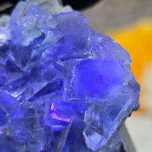 Load image into Gallery viewer, Green Fluorite Specimen (Xianghualing Mine, Hunan, China) – 湖南香花岭矿天然绿色萤石矿物标本