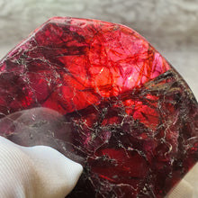 Load image into Gallery viewer, Rhodolite Garnet Slice – Passion & Vitality Display