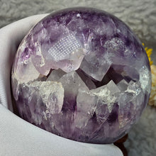 Load image into Gallery viewer, Amethyst Druzy Geode Display – 紫水晶晶簇晶洞摆件