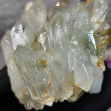 Load image into Gallery viewer, Green Phantom Quartz Cluster Display (Pakistan) – 巴基斯坦绿幽灵水晶簇摆件