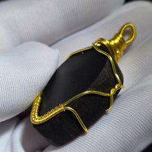 Load image into Gallery viewer, Penawar Hitam Wood Wire Wrapped Pendant / Charm – 黑金刚木绕线吊坠 / 挂件 (Copy)