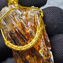 Load image into Gallery viewer, Golden Aragonite Wire Wrapped Pendant – 金色霰石绕线吊坠