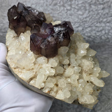 Load image into Gallery viewer, Amethyst on Quartz with Enhydro Cluster Display (Mogok, Myanmar) – 缅甸抹谷天然紫水晶共生石英水胆水晶簇矿物摆件