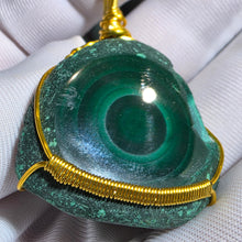 Load image into Gallery viewer, Malachite Wire Wrapped Pendant – 孔雀石绕线吊坠