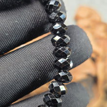 Load image into Gallery viewer, Faceted Black Spinel Bracelet – 切面黑尖晶石手链
