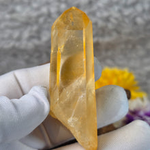 Load image into Gallery viewer, Iridescent Golden Healer Lemurian Seed (Colombia) – 哥伦比亚天然彩虹黄金疗愈师雷姆利亚种子水晶