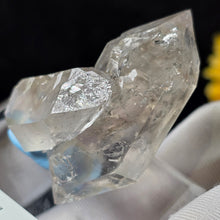 Load image into Gallery viewer, Clear Quartz Specimen (Green Ridge, Washington, USA) – 美国华盛顿州 Green Ridge 天然透明水晶矿物标本