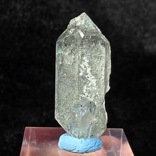 Load image into Gallery viewer, Indian Himalayas Quartz Pointer – 印度喜马拉雅水晶柱