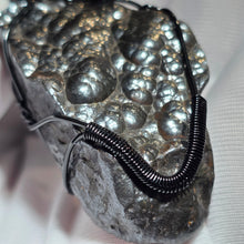Load image into Gallery viewer, Raw Hematite Wire Wrapped Pendant – 天然赤铁矿绕线吊坠