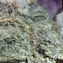 Load image into Gallery viewer, Amethyst on Quartz Specimen (Mogok, Myanmar) – 缅甸抹谷天然紫水晶共生石英矿物标本