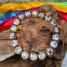 Load image into Gallery viewer, Tibetan 3 Eyed White Agate Dzi Bracelet – 西藏三眼白玛瑙天珠手链