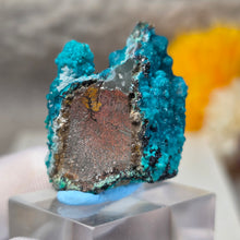 Load image into Gallery viewer, Blue Chrysocolla on Quartz Display (Peru) – 秘鲁蓝硅孔雀石共生石英摆件