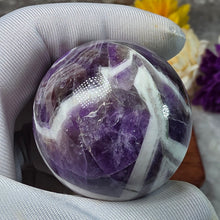 Load image into Gallery viewer, Chevron Amethyst Sphere – 梦幻紫水晶圆球摆件