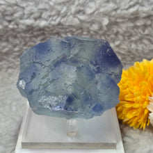 Load image into Gallery viewer, Blue-Greenish Cubic Fluorite Mineral Specimen (Yaogangxian Mine, Hunan, China) – 中国湖南瑶岗仙矿蓝绿色立方萤石矿物标本
