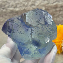Load image into Gallery viewer, Blue-Greenish Cubic Fluorite Mineral Specimen (Yaogangxian Mine, Hunan, China) – 中国湖南瑶岗仙矿蓝绿色立方萤石矿物标本

