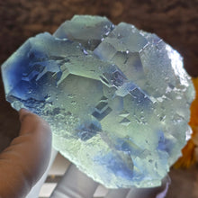 Load image into Gallery viewer, Blue-Greenish Cubic Fluorite Mineral Specimen (Yaogangxian Mine, Hunan, China) – 中国湖南瑶岗仙矿蓝绿色立方萤石矿物标本

