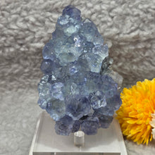Load image into Gallery viewer, Blue-Greenish Cubic Fluorite Mineral Specimen (Yaogangxian Mine, Hunan, China) – 中国湖南瑶岗仙矿蓝绿色立方萤石矿物标本
