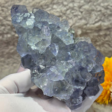 Load image into Gallery viewer, Blue-Greenish Cubic Fluorite Mineral Specimen (Yaogangxian Mine, Hunan, China) – 中国湖南瑶岗仙矿蓝绿色立方萤石矿物标本
