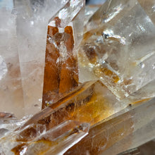 Load image into Gallery viewer, Colombian Lemurian Cathedral Record Keeper Quartz with Limonite (Santander, Colombia) – 哥伦比亚桑坦德天然雷姆利亚教堂型记录者石英共生褐铁矿标本
