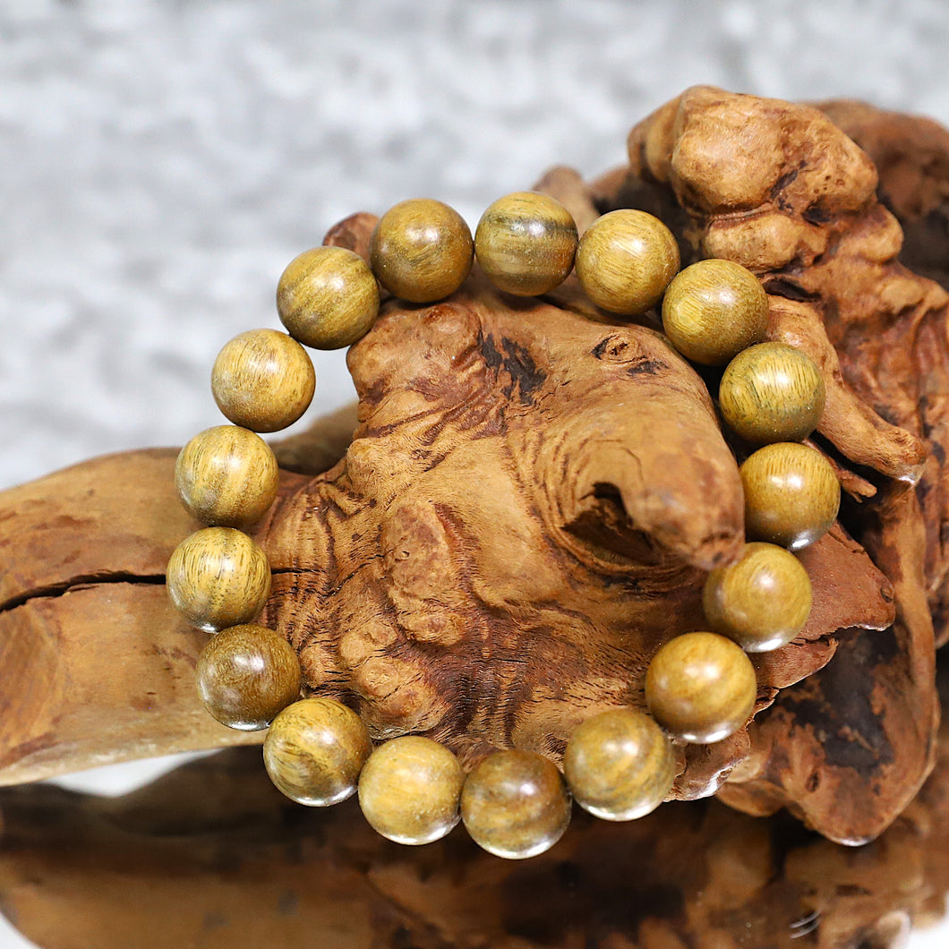 🌿 Natural Green Sandalwood Bracelet
