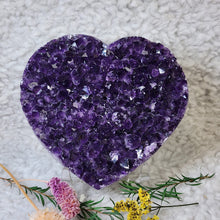 Load image into Gallery viewer, ✨ Amethyst Heart Shape – Stone of Calm &amp; Clarity ✨
