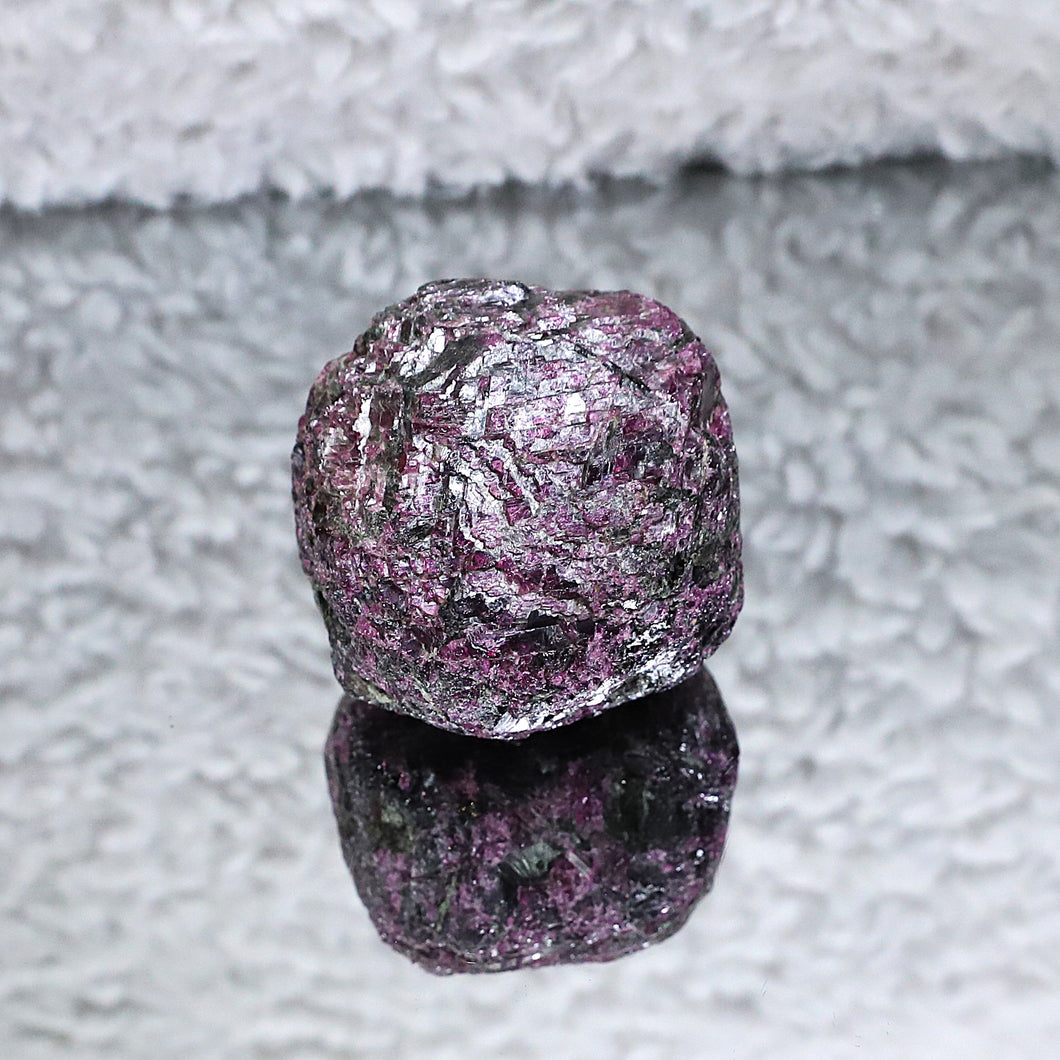 Raw Rhodolite Garnet – The 