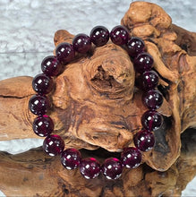 Load image into Gallery viewer, Rhodolite Garnet Bracelet – 紫牙乌石榴石手链
