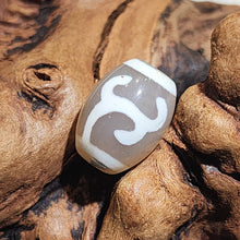 Load image into Gallery viewer, 🤍 White Agate Dzi Bead – Purity, Protection &amp; Balance
