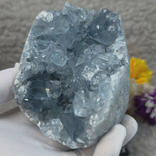 Load and play video in Gallery viewer, Top-Grade Celestite Specimen Display (Madagascar) – 顶级马达加斯加天青石标本摆件
