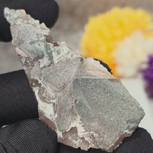 Load and play video in Gallery viewer, Amethyst with Chlorite and Calcite Specimen (Hubei, China) – 湖北紫水晶共生绿泥石与方解石矿标
