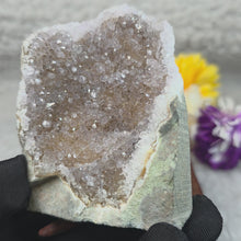 Load and play video in Gallery viewer, Grey Amethyst Druzy Display – 灰紫晶洞摆件
