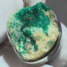 Load and play video in Gallery viewer, Raw Dioptase Pendant (Congo) – 刚性翠铜矿原石吊坠
