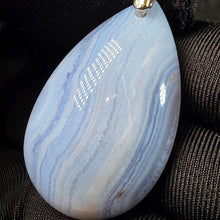 Load image into Gallery viewer, Blue Lace Agate Pendant – 蓝纹玛瑙吊坠
