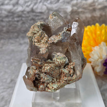 Load image into Gallery viewer, Fuchsite &amp; Limonite on Smoky Quartz (Tanzania) – 坦桑尼亚富铬云母与褐铁矿共生烟晶矿标
