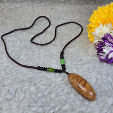 Load image into Gallery viewer, Rosewood Polished Pendant with Necklace – 花梨木抛光吊坠项链
