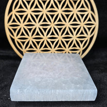 Load image into Gallery viewer, Polished Selenite Square Plate Display (12cm) – 透石膏抛光方形能量板
