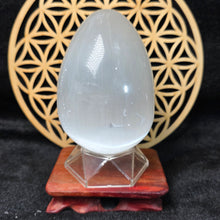 Load image into Gallery viewer, Polished Selenite Egg Shaped Display (11cm x 8cm) – 透石膏抛光蛋形摆件
