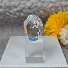 Load image into Gallery viewer, Polished Clear Azeztulite Display – 抛光白阿赛斯特莱特摆件
