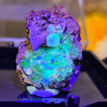 Load image into Gallery viewer, Hyalite Opal Specimen (Mexico) – 墨西哥水胆蛋白石矿标
