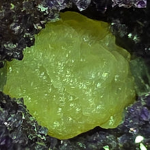 Load image into Gallery viewer, Amethyst Money Bag Display – 紫水晶钱袋子摆件
